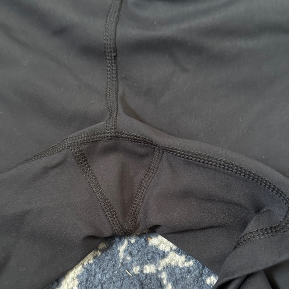 NWOT Yogalicious Women's Black Bike Shorts sz medium - Picture 3 of 3